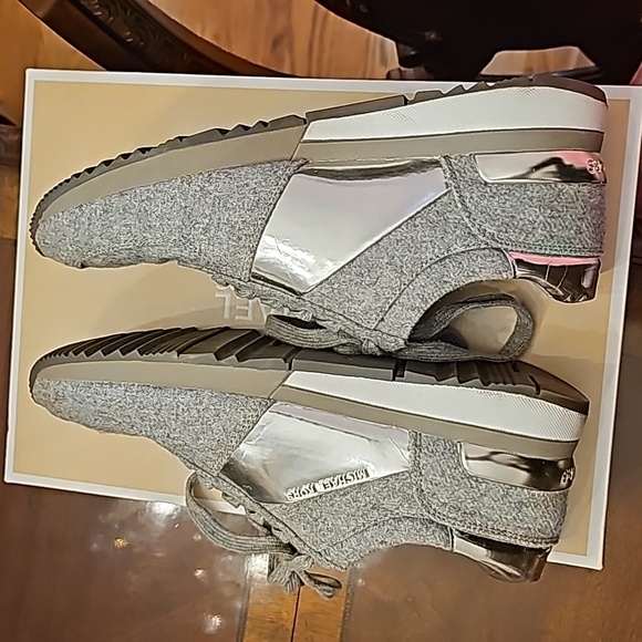 MICHAEL KORS ALLIE TRAINER FLANNEL SNEAKERS 8M - Picture 6 of 10